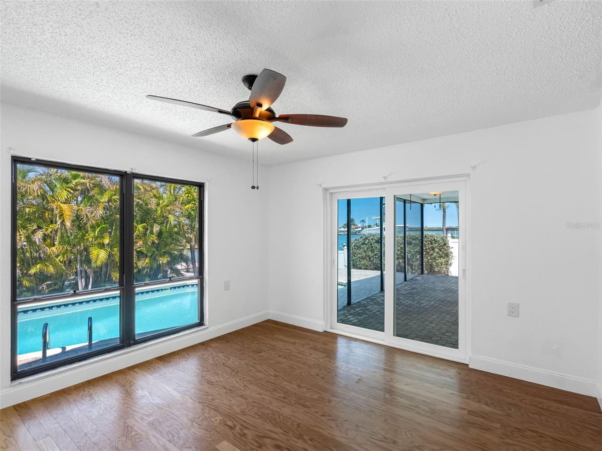 562 JOHNS PASS AVENUE — photo 37 of 89
