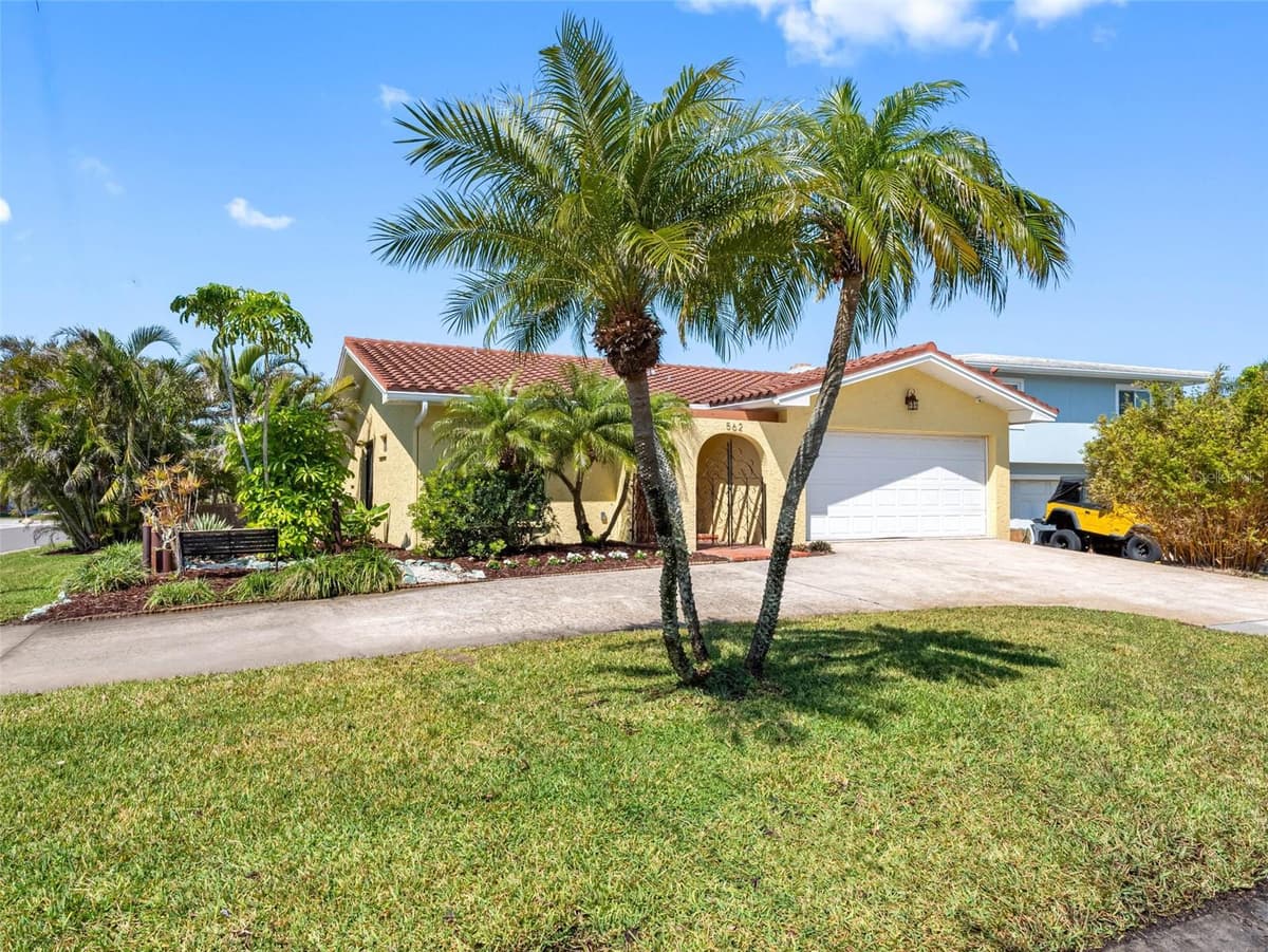 562 JOHNS PASS AVENUE — photo 13 of 89