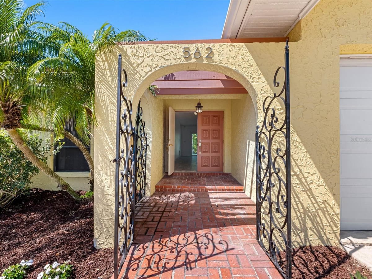 562 JOHNS PASS AVENUE — photo 50 of 89