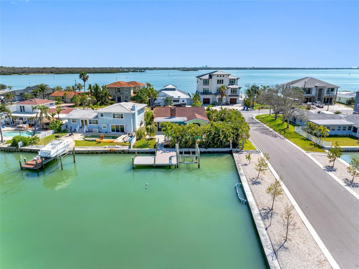 562 JOHNS PASS AVENUE — photo 88 of 89
