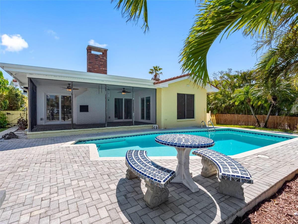 562 JOHNS PASS AVENUE — photo 20 of 89