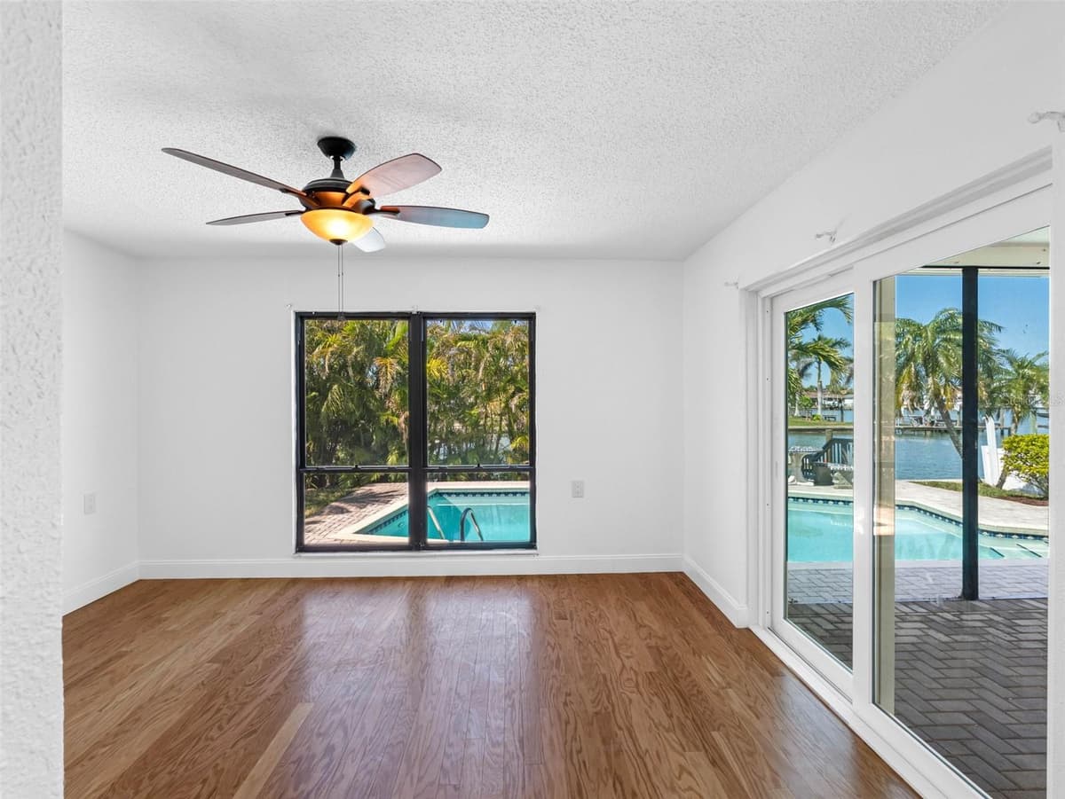 562 JOHNS PASS AVENUE — photo 38 of 89