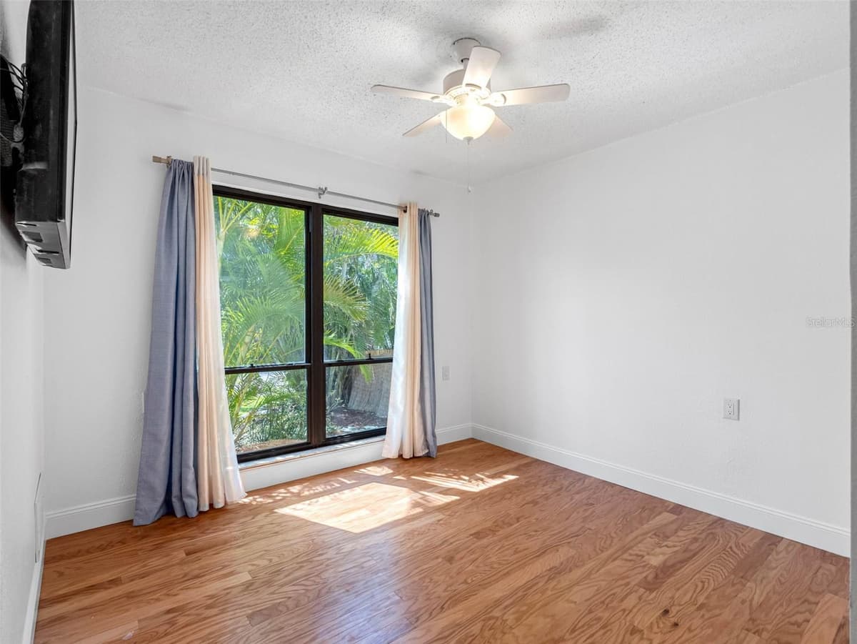 562 JOHNS PASS AVENUE — photo 43 of 89
