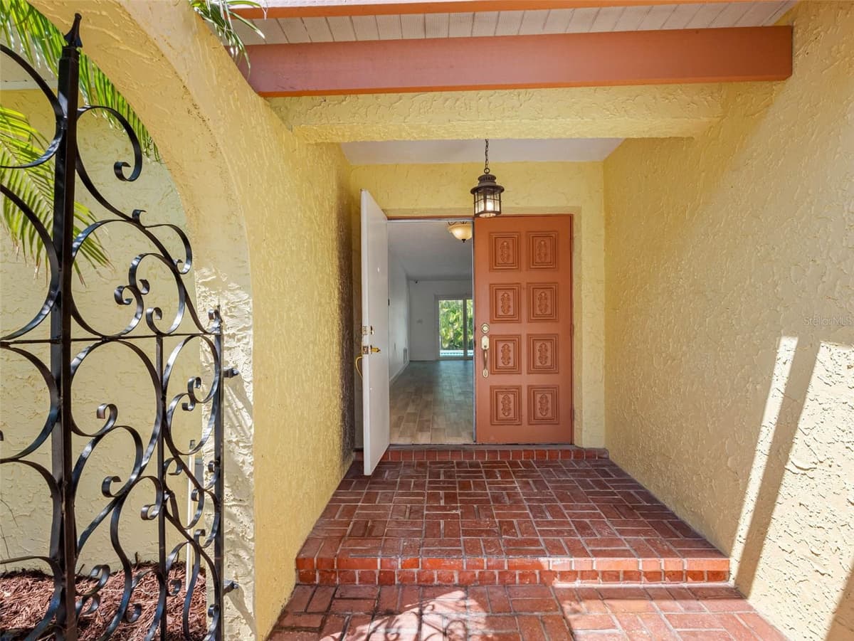 562 JOHNS PASS AVENUE — photo 49 of 89