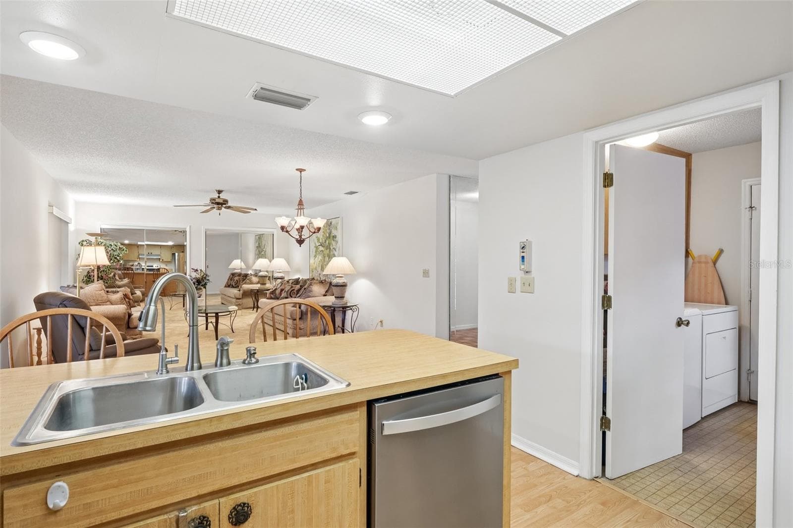 2017 HAMPSTEAD CIRCLE — photo 15 of 67