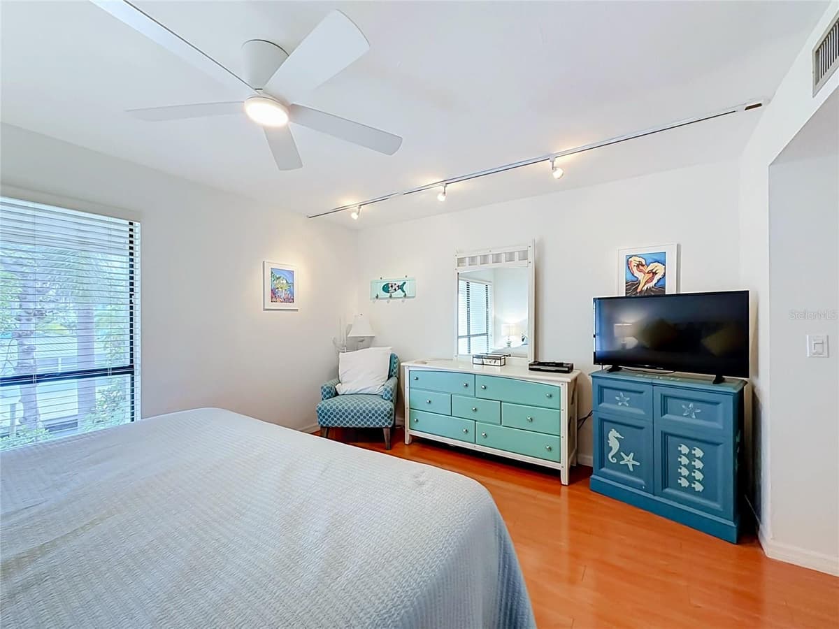 1801 GULF DRIVE — photo 16 of 64