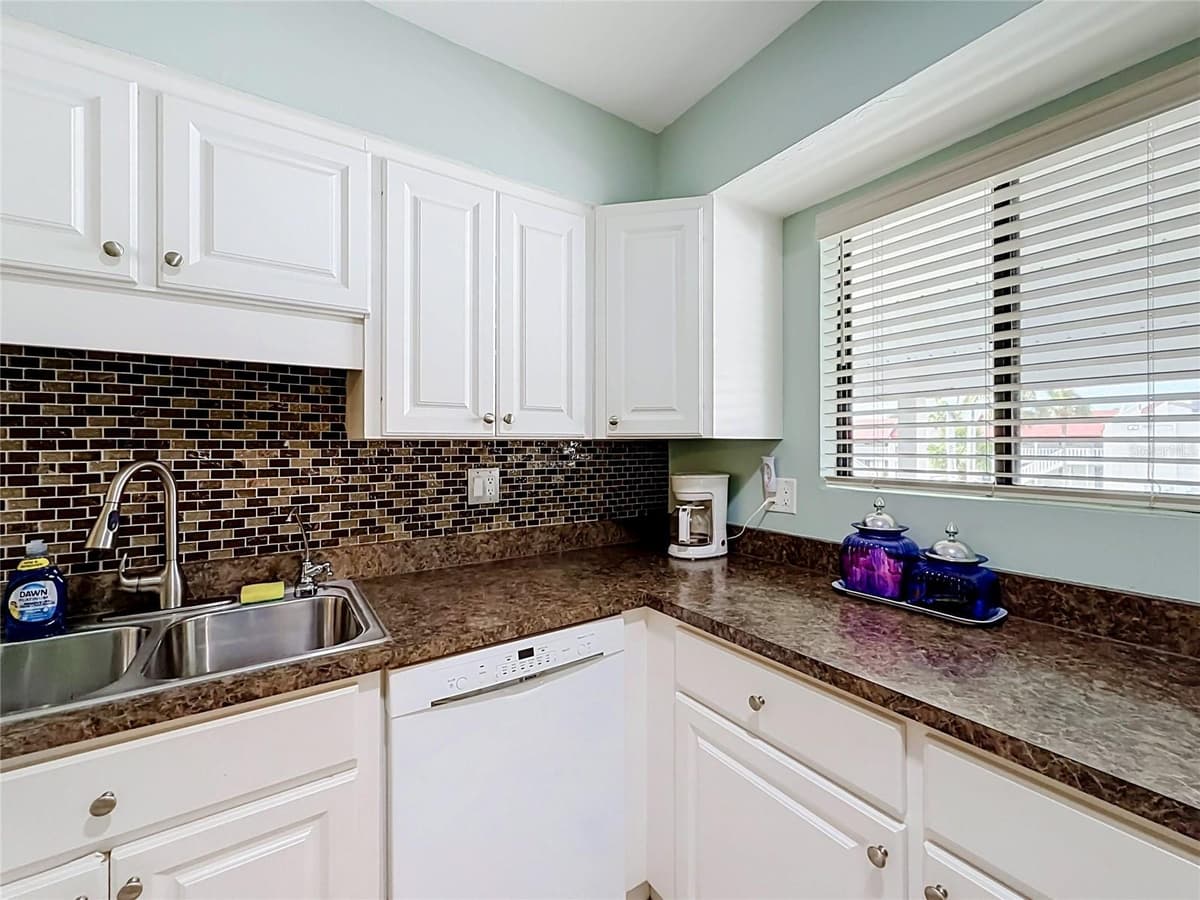 1801 GULF DRIVE — photo 8 of 64