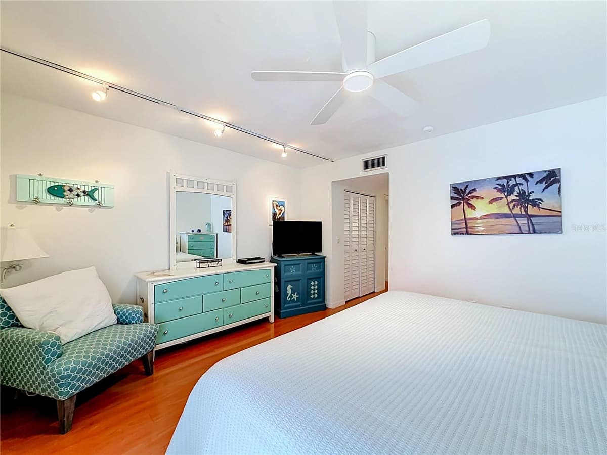 1801 GULF DRIVE — photo 19 of 64