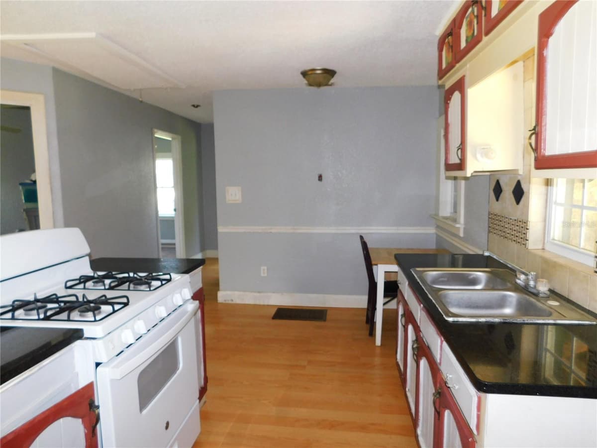 306 FLORIDA DRIVE — photo 11 of 27