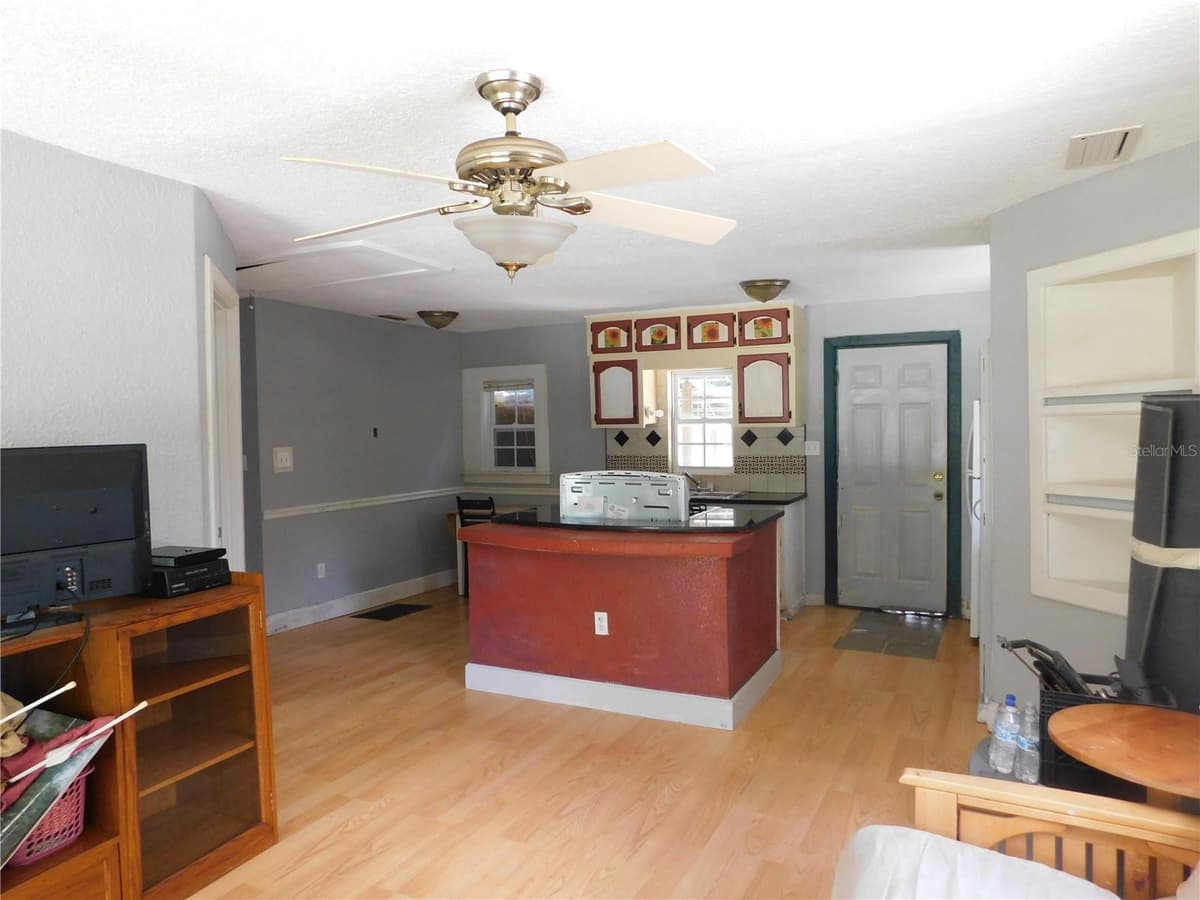 306 FLORIDA DRIVE — photo 8 of 27
