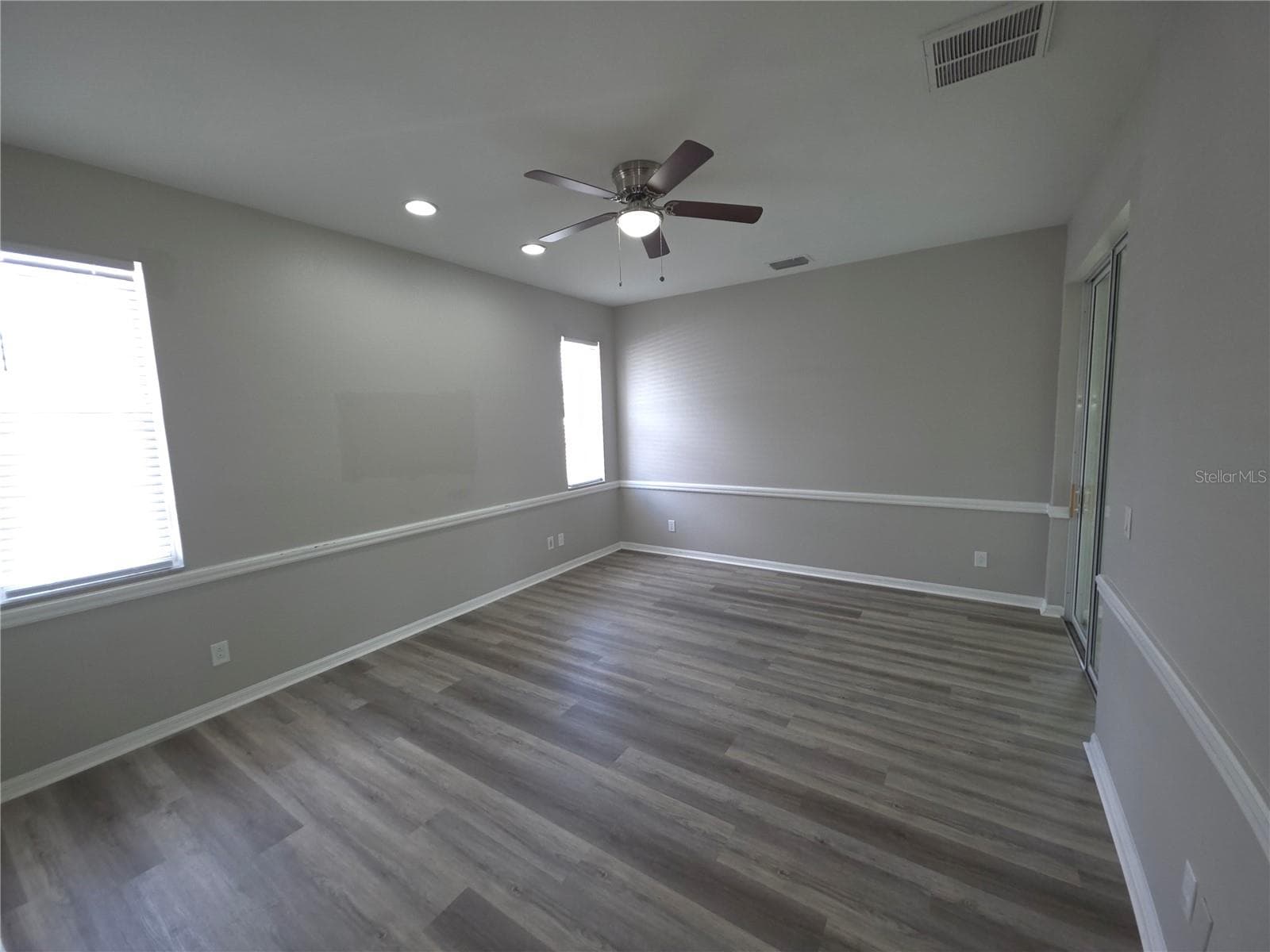 3564 LASLO AVENUE — photo 21 of 37