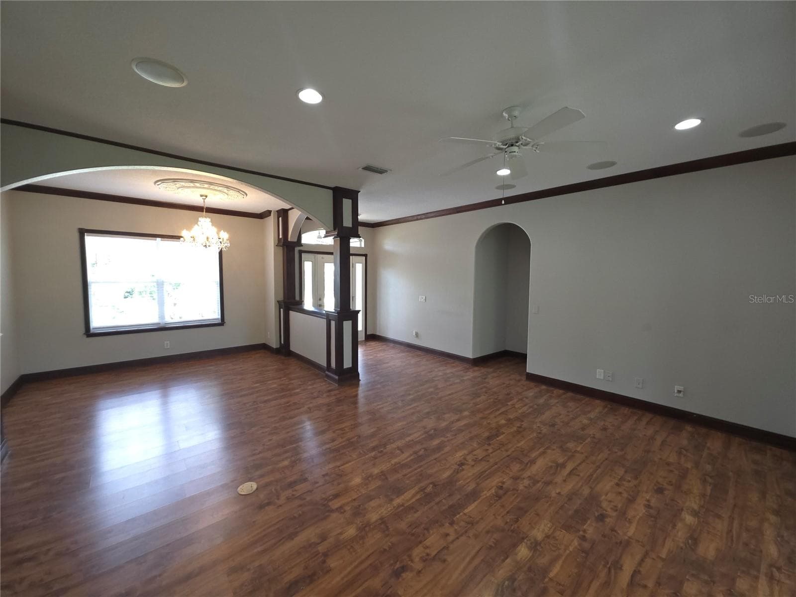 3564 LASLO AVENUE — photo 8 of 37