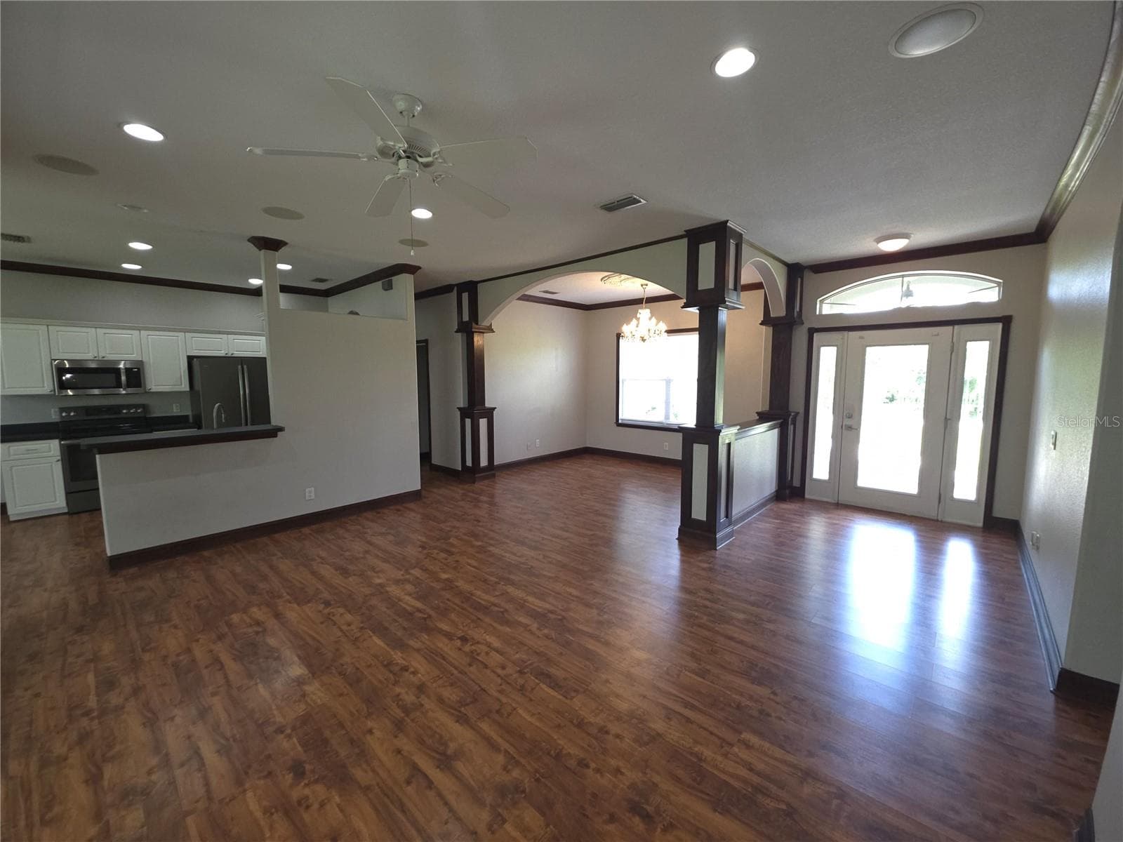 3564 LASLO AVENUE — photo 4 of 37