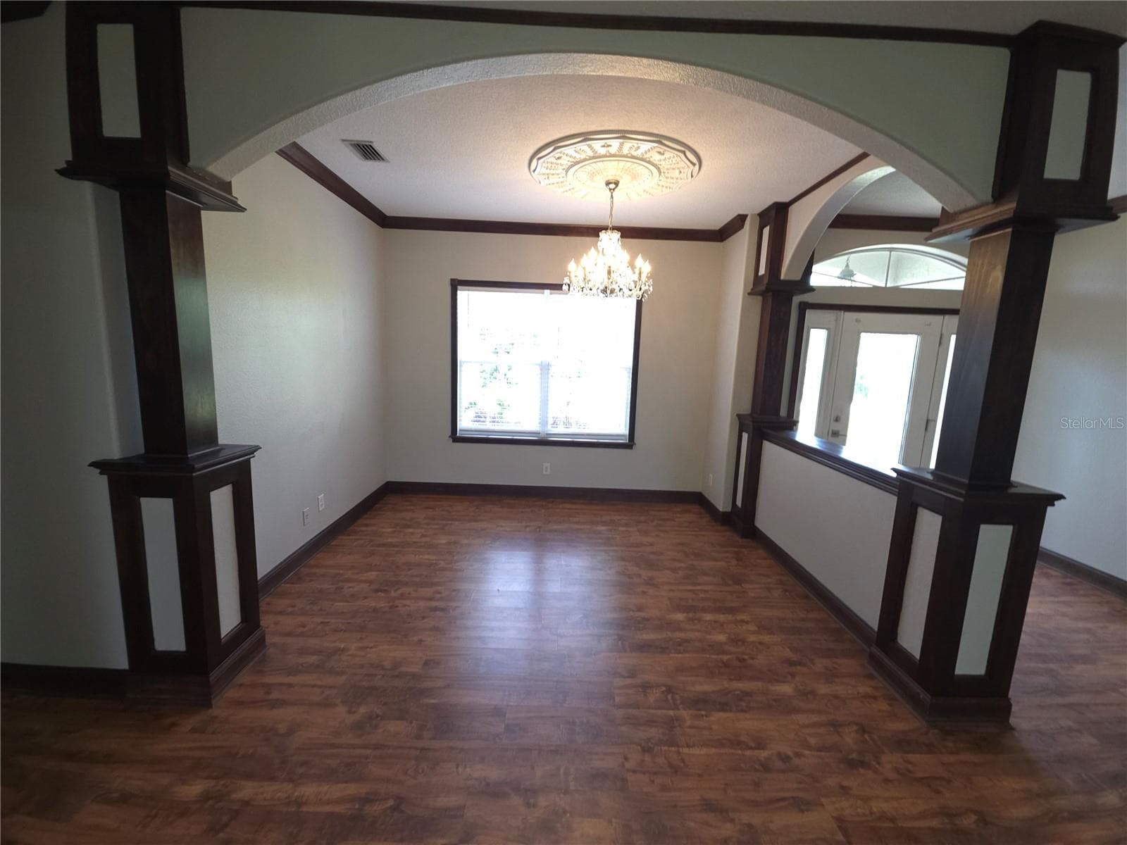 3564 LASLO AVENUE — photo 7 of 37