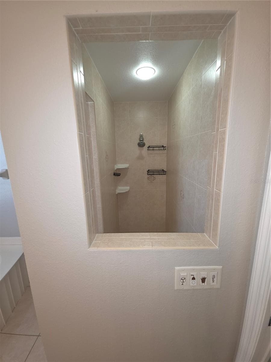 3564 LASLO AVENUE — photo 28 of 37