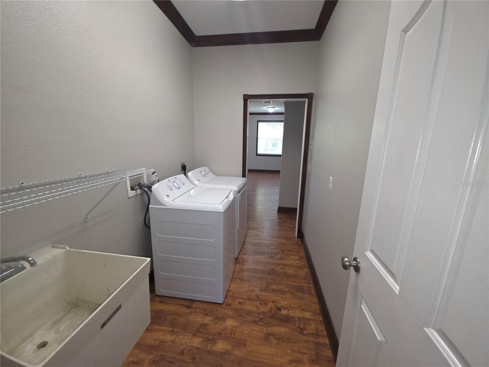 3564 LASLO AVENUE — photo 20 of 37