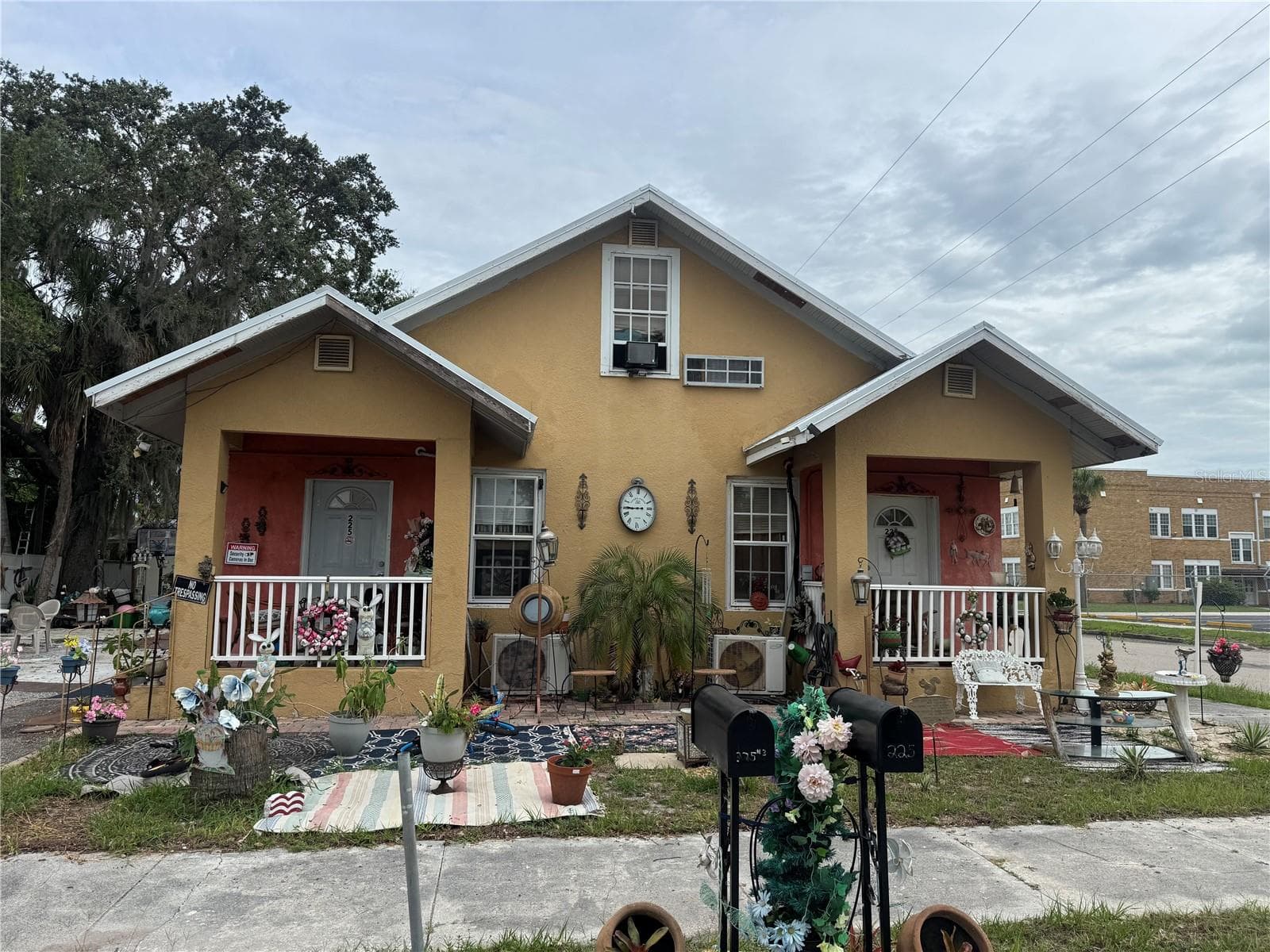 225 EFFIE STREET