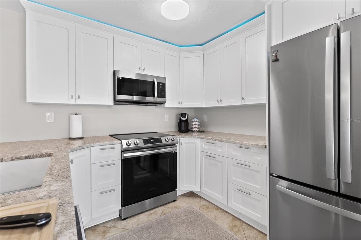 8762 LIVE OAK COURT — photo 5 of 50