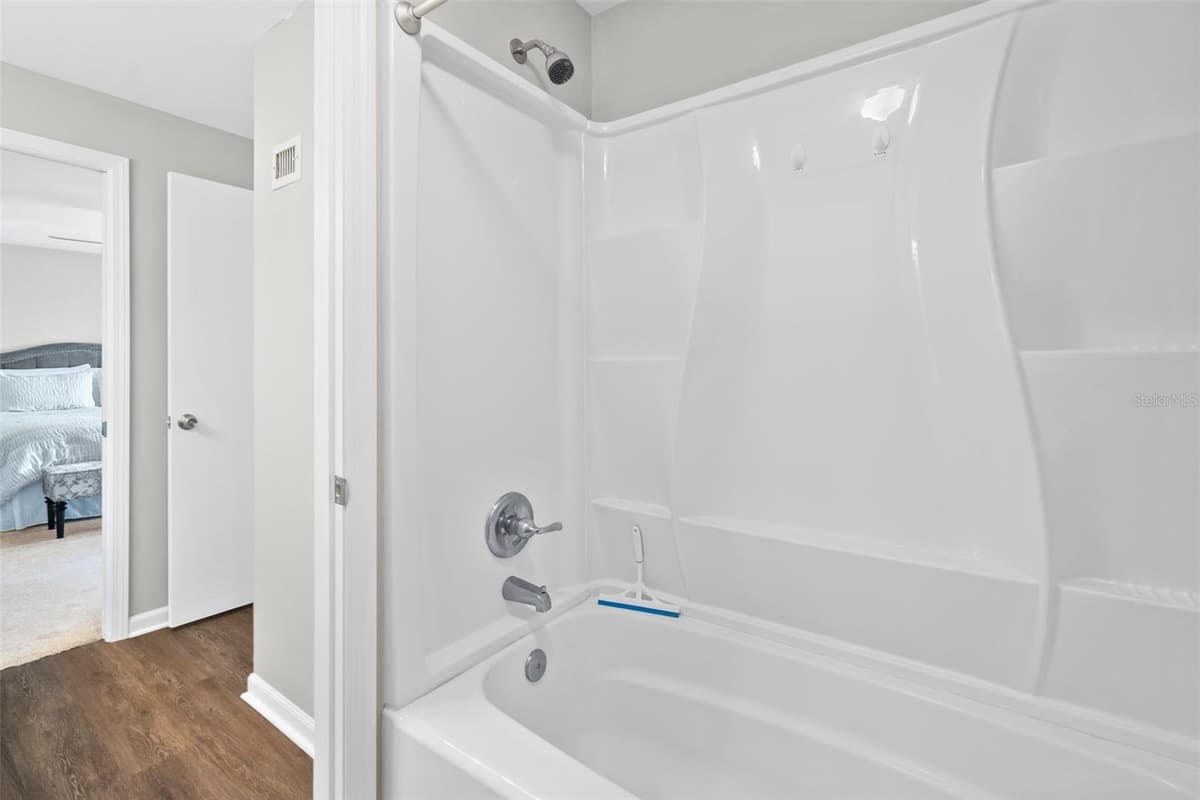 8762 LIVE OAK COURT — photo 19 of 50