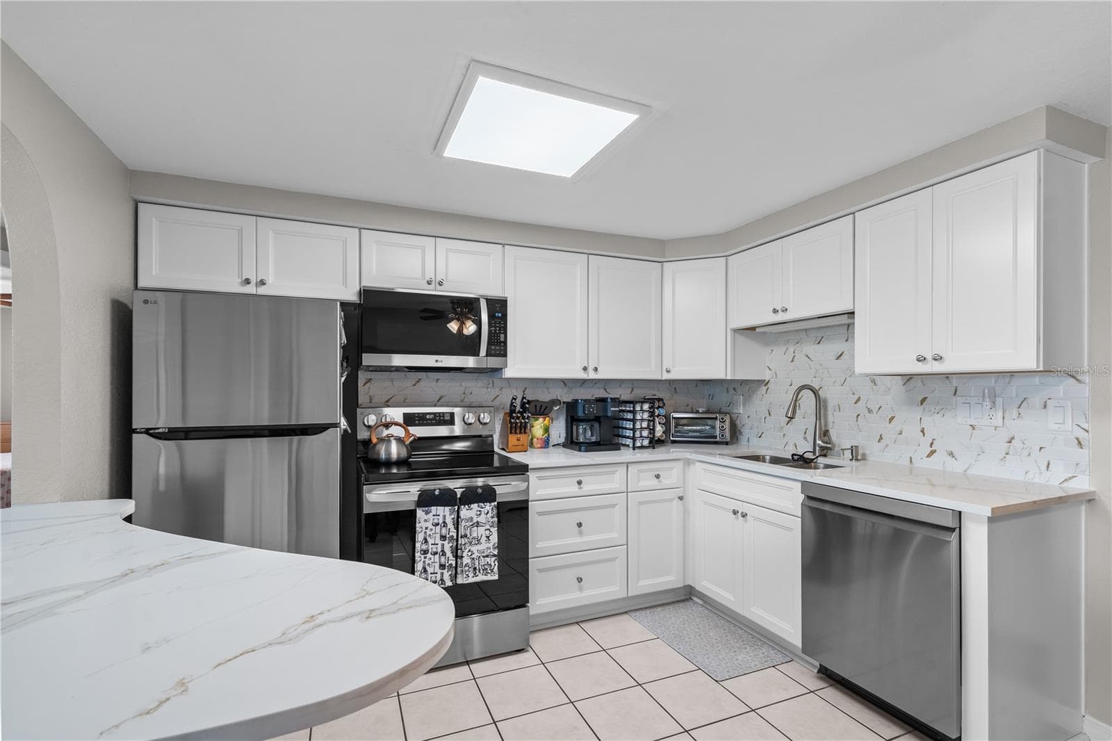 13323 NEPTUNE DRIVE — photo 8 of 40