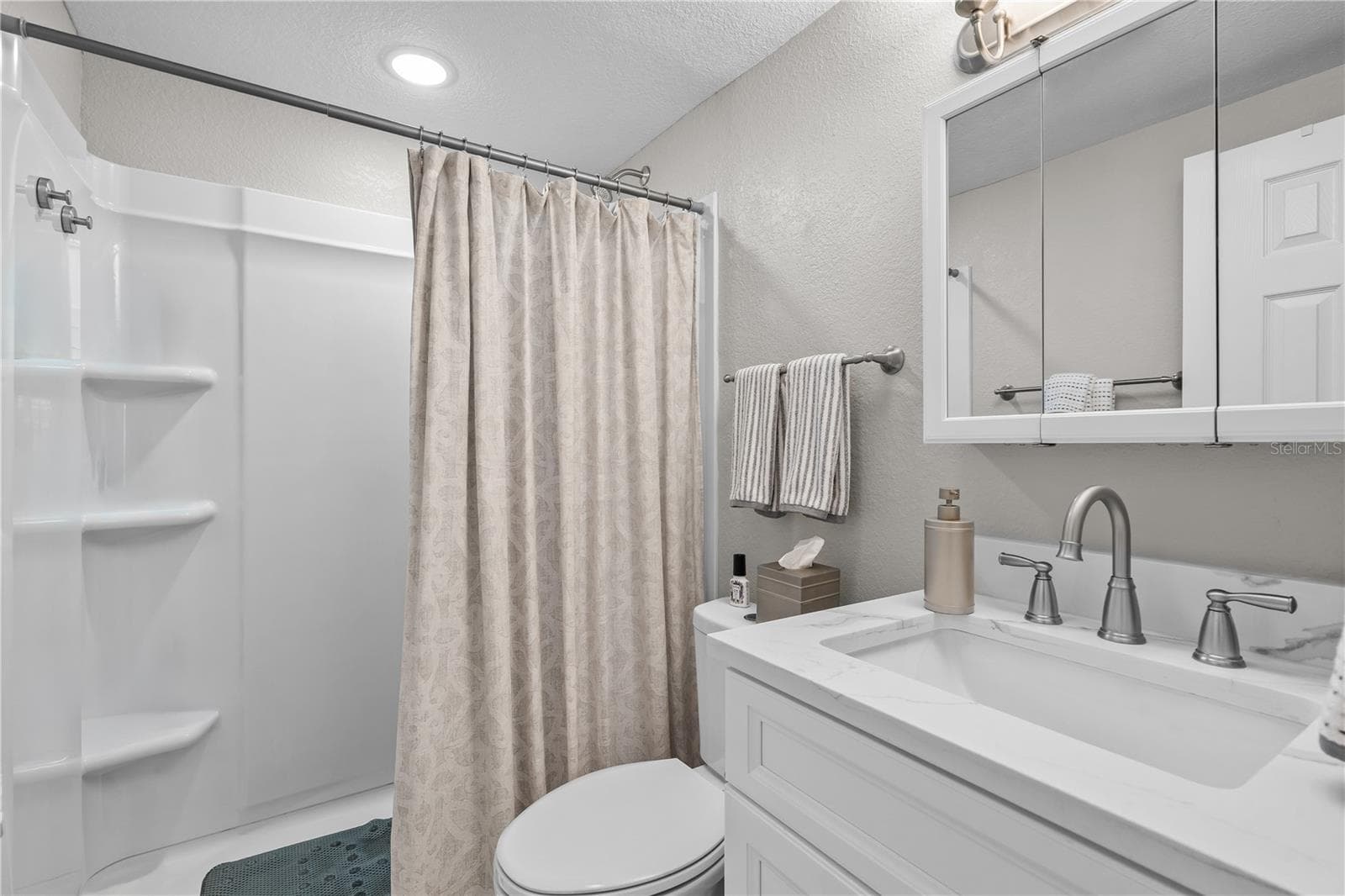 13323 NEPTUNE DRIVE — photo 16 of 40
