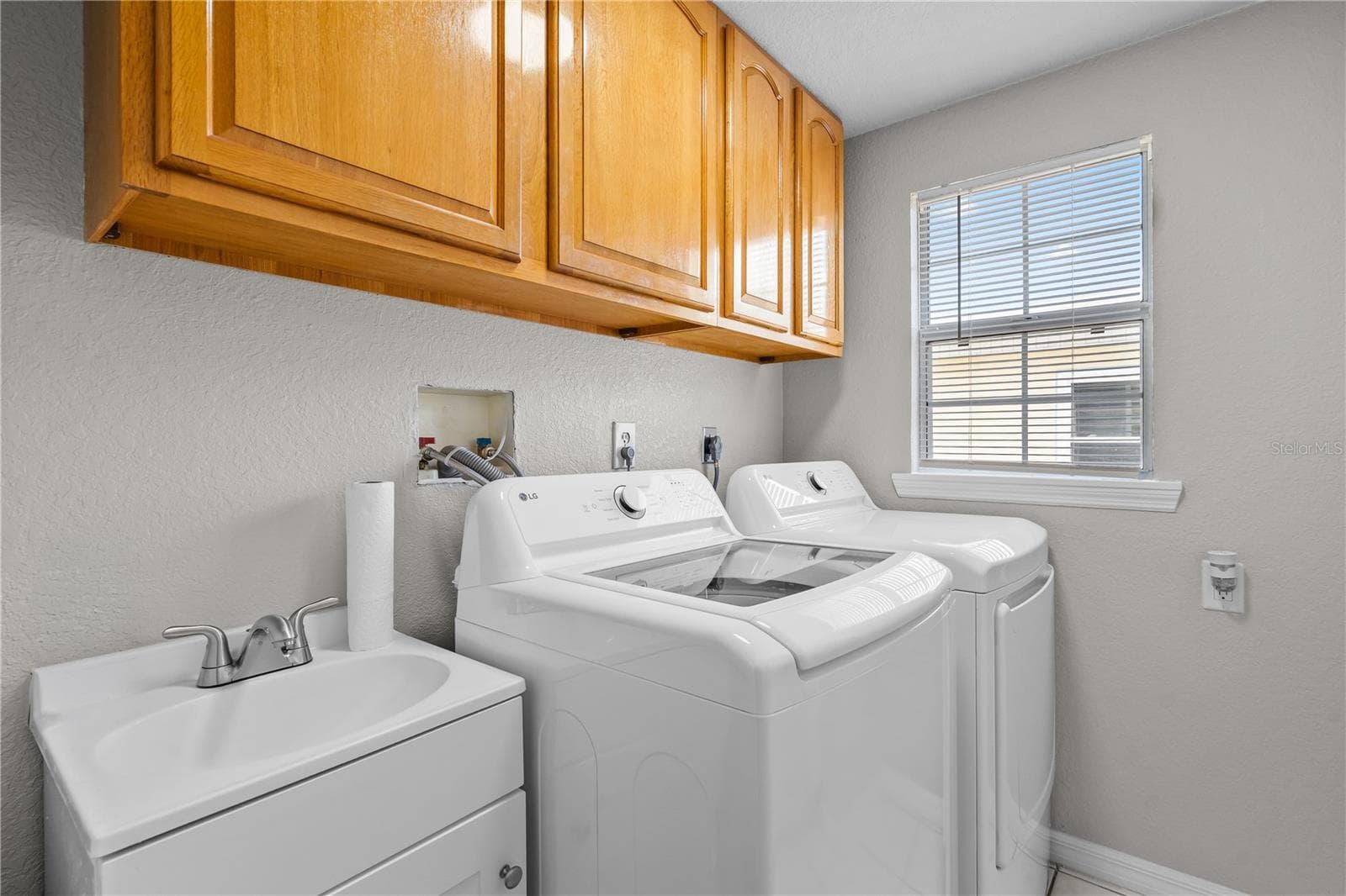 13323 NEPTUNE DRIVE — photo 23 of 40