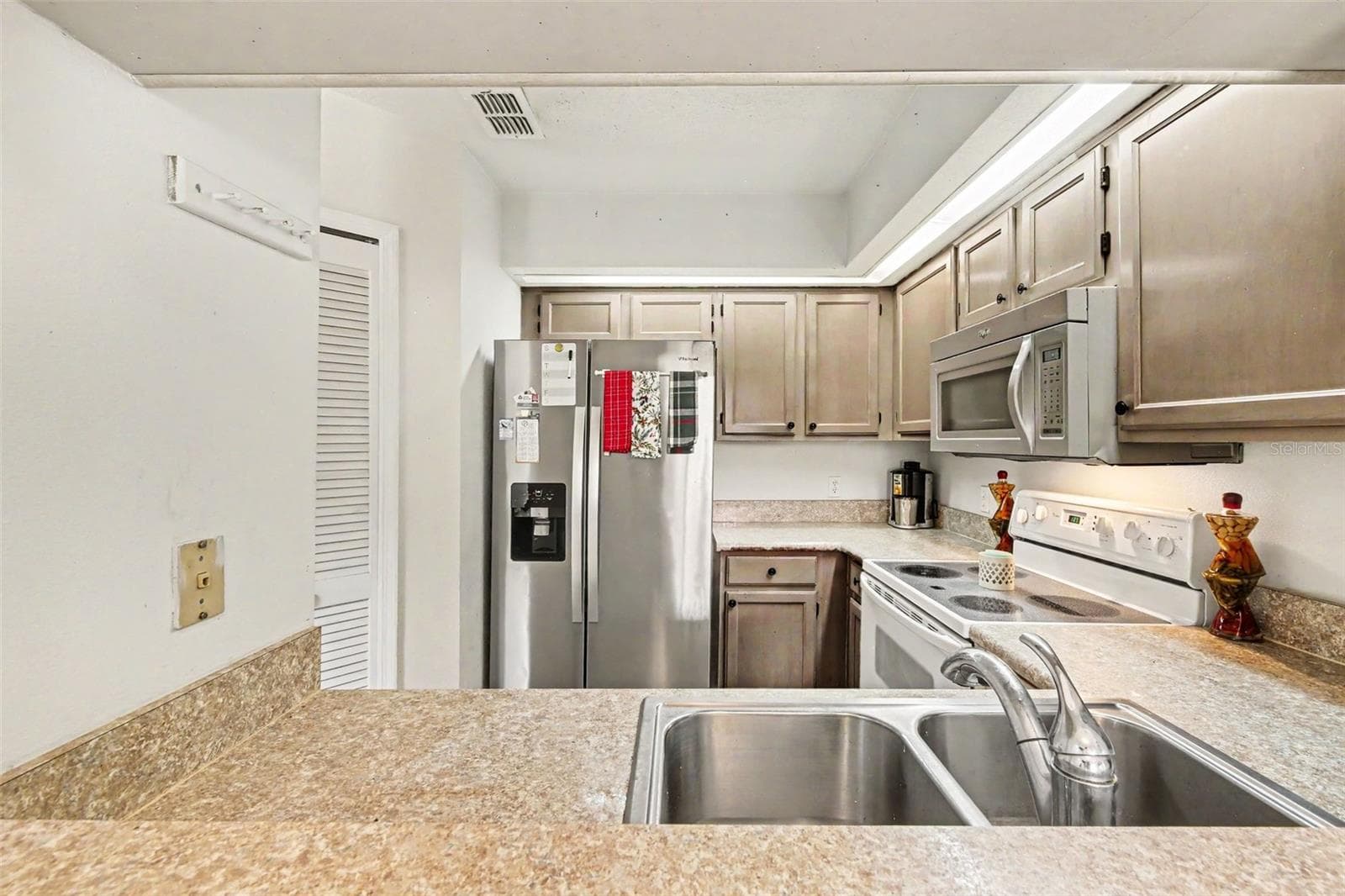 3336 GRAY FOX COVE — photo 32 of 58