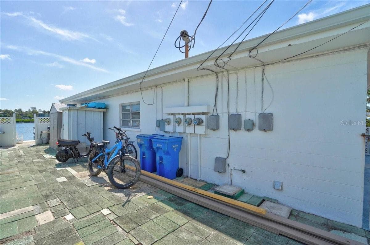 17 SEASIDE COURT — photo 21 of 27