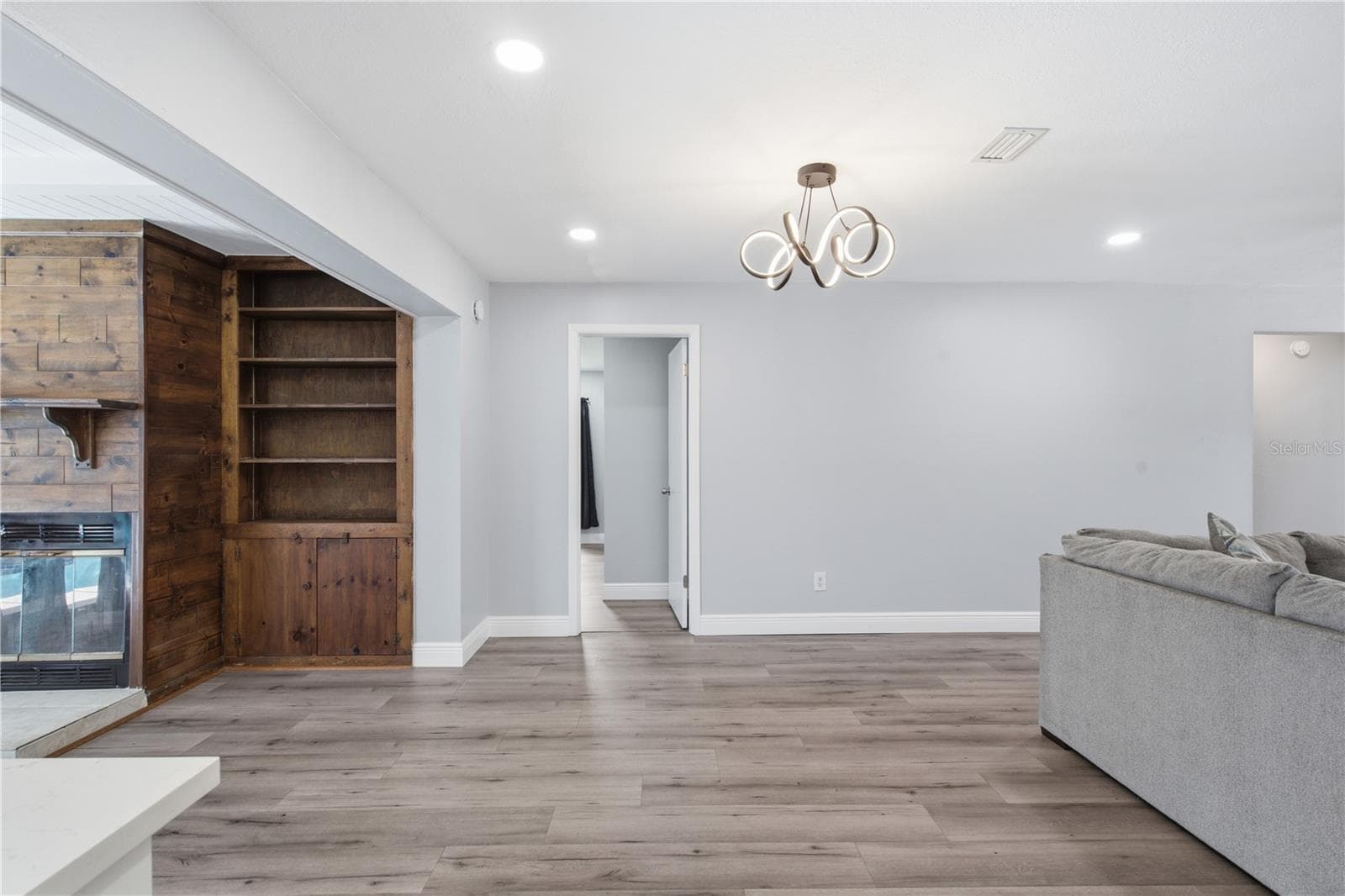 1811 FOREST DRIVE — photo 7 of 37