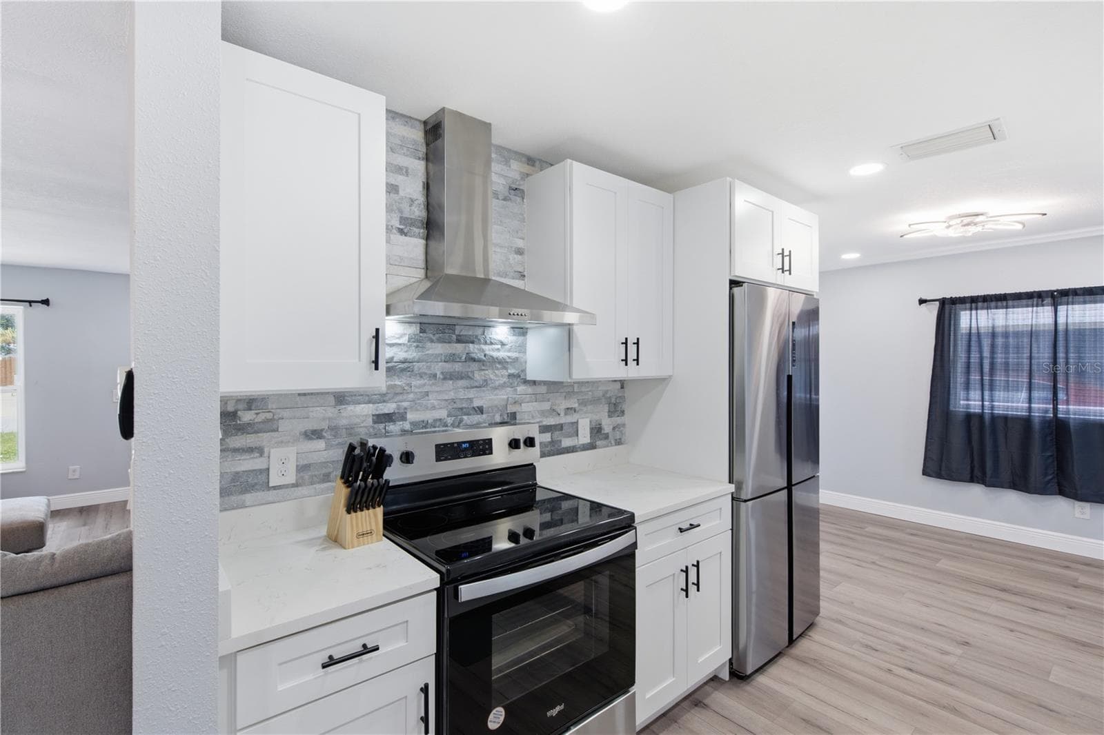 1811 FOREST DRIVE — photo 10 of 37