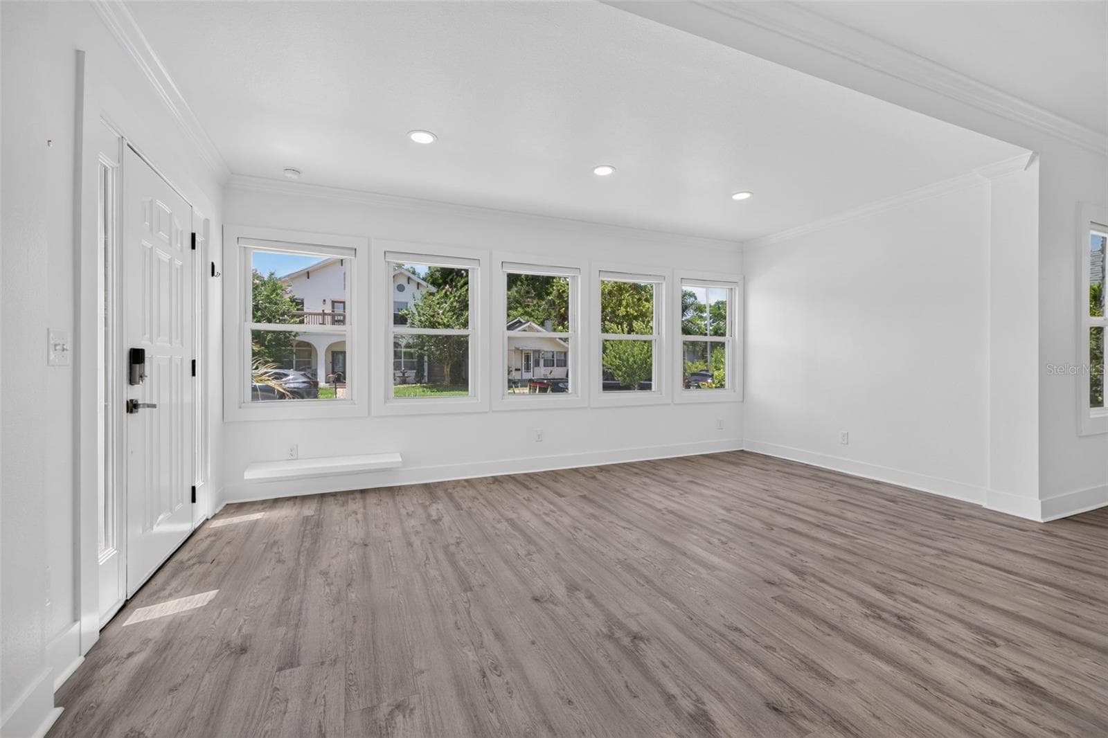 2326 4TH AVENUE — photo 4 of 27