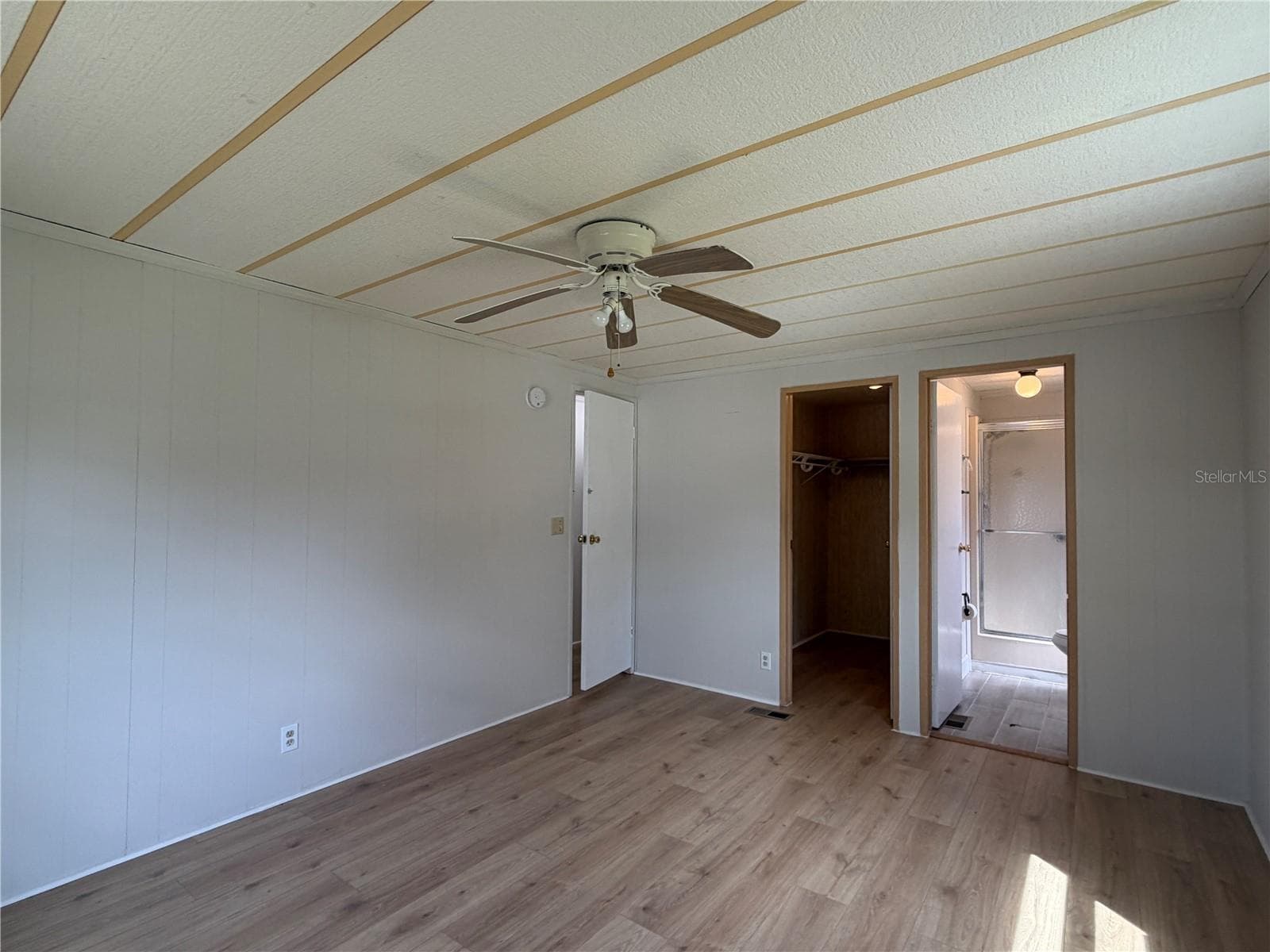 925 BEECHWOOD AVENUE — photo 16 of 26