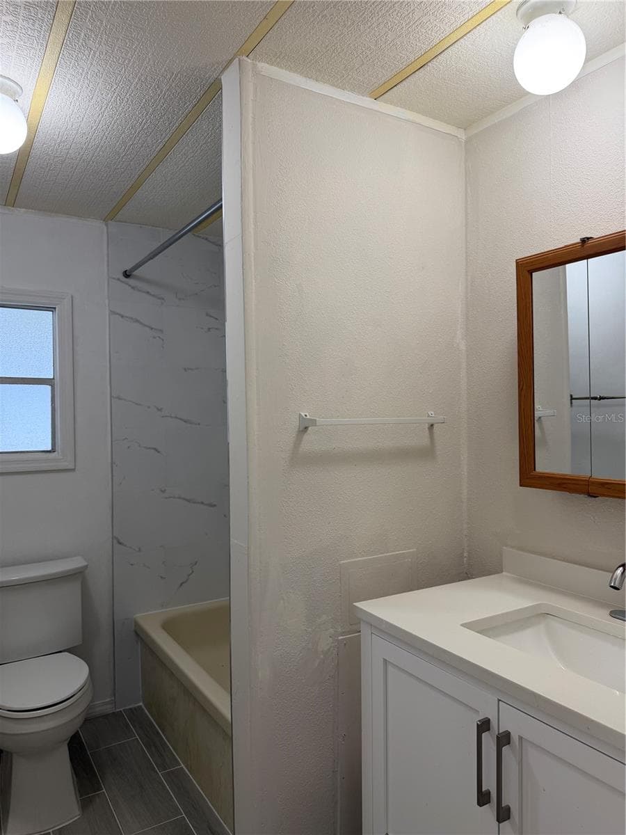 925 BEECHWOOD AVENUE — photo 9 of 26