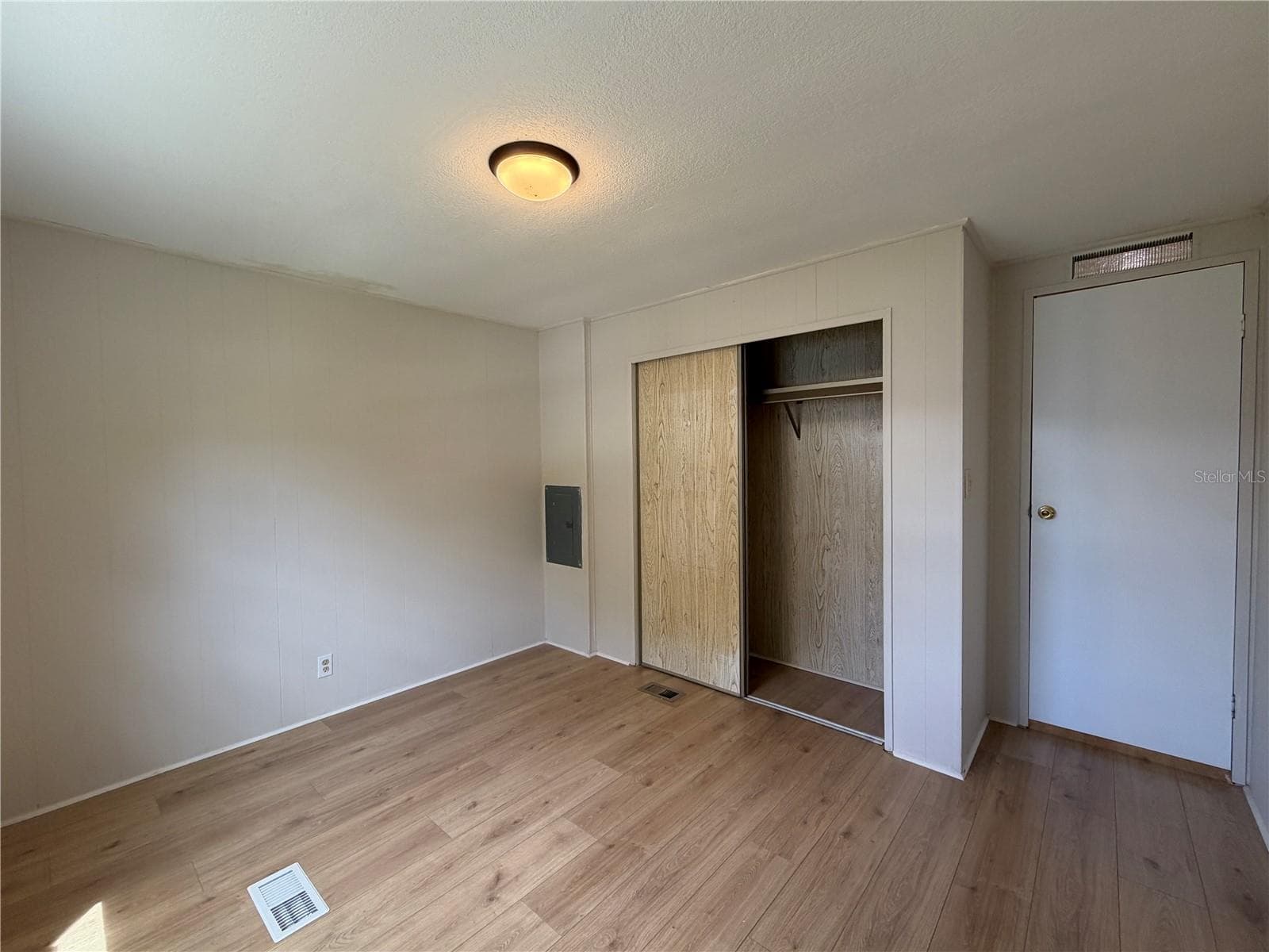 925 BEECHWOOD AVENUE — photo 14 of 26