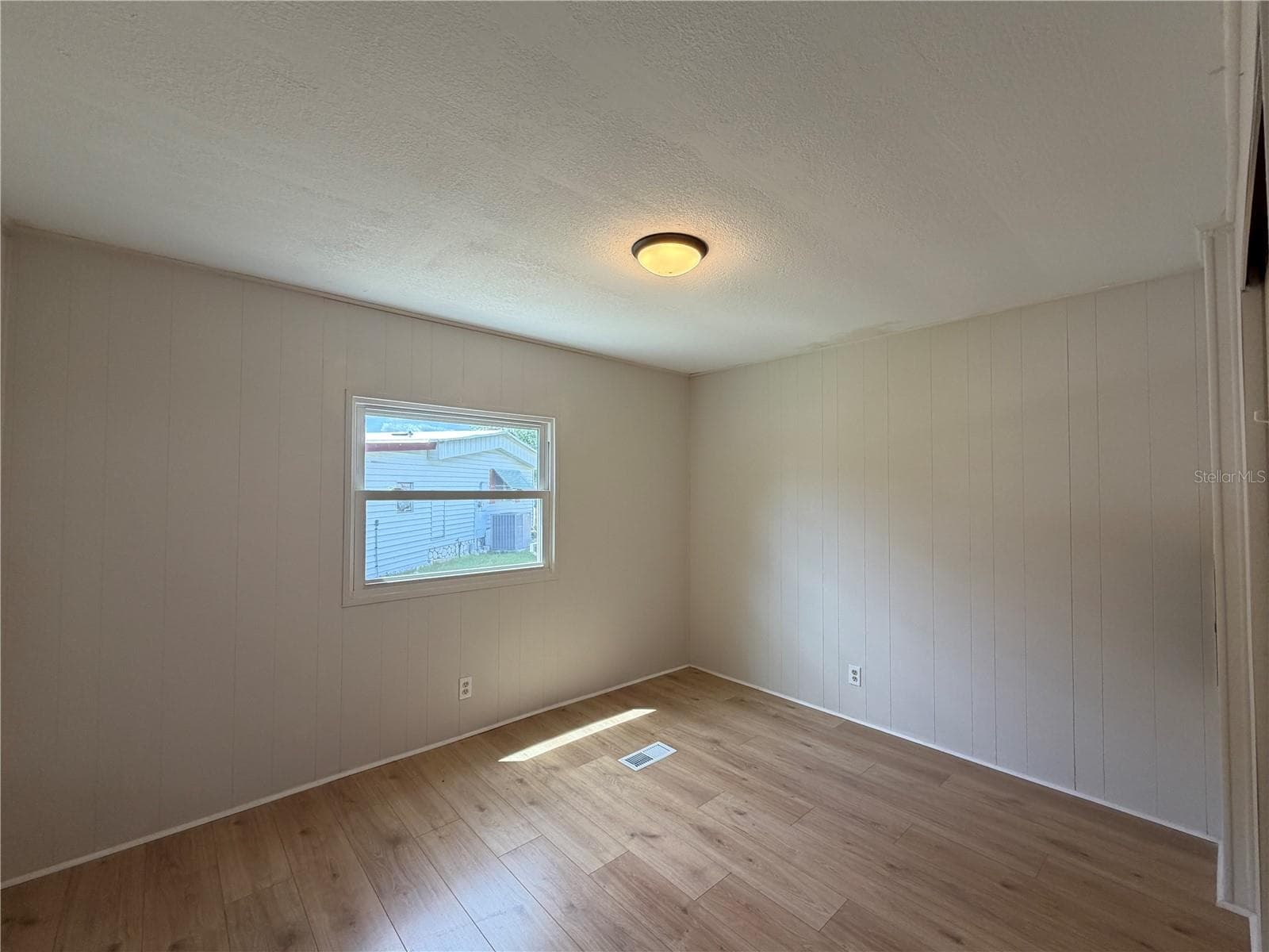 925 BEECHWOOD AVENUE — photo 13 of 26