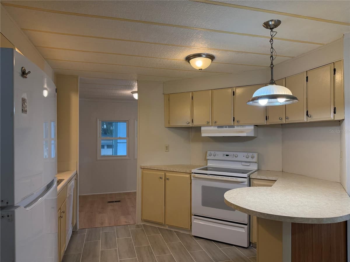 925 BEECHWOOD AVENUE — photo 6 of 26