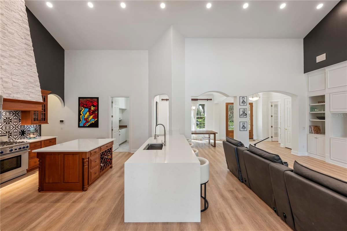 6241 BLAKEFORD DRIVE — photo 11 of 57