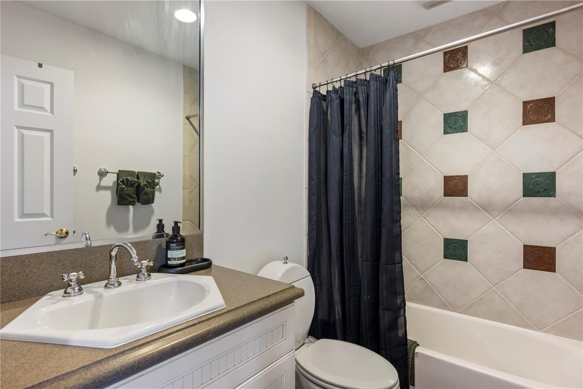 6241 BLAKEFORD DRIVE — photo 35 of 57