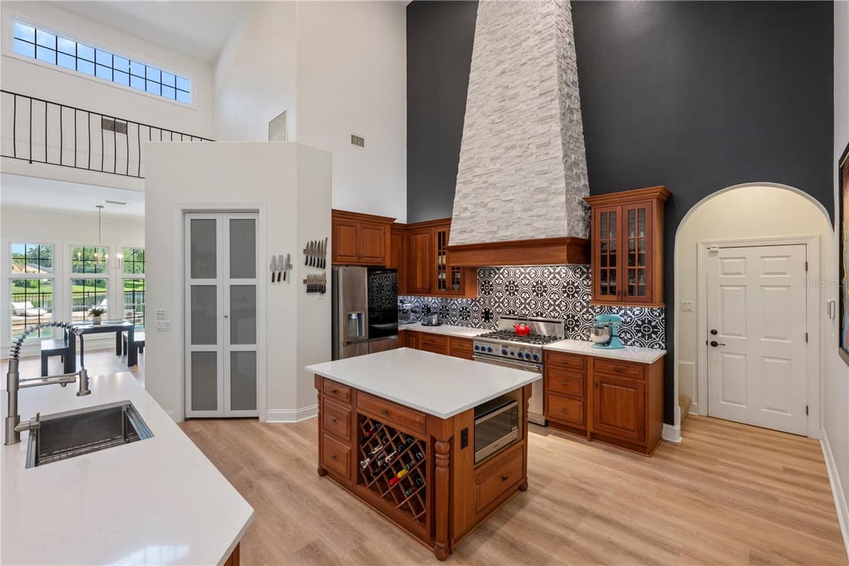 6241 BLAKEFORD DRIVE — photo 14 of 57
