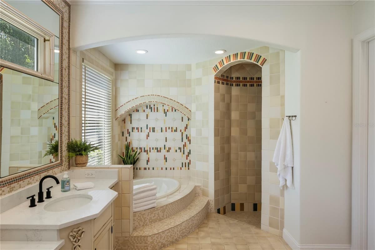6241 BLAKEFORD DRIVE — photo 23 of 57