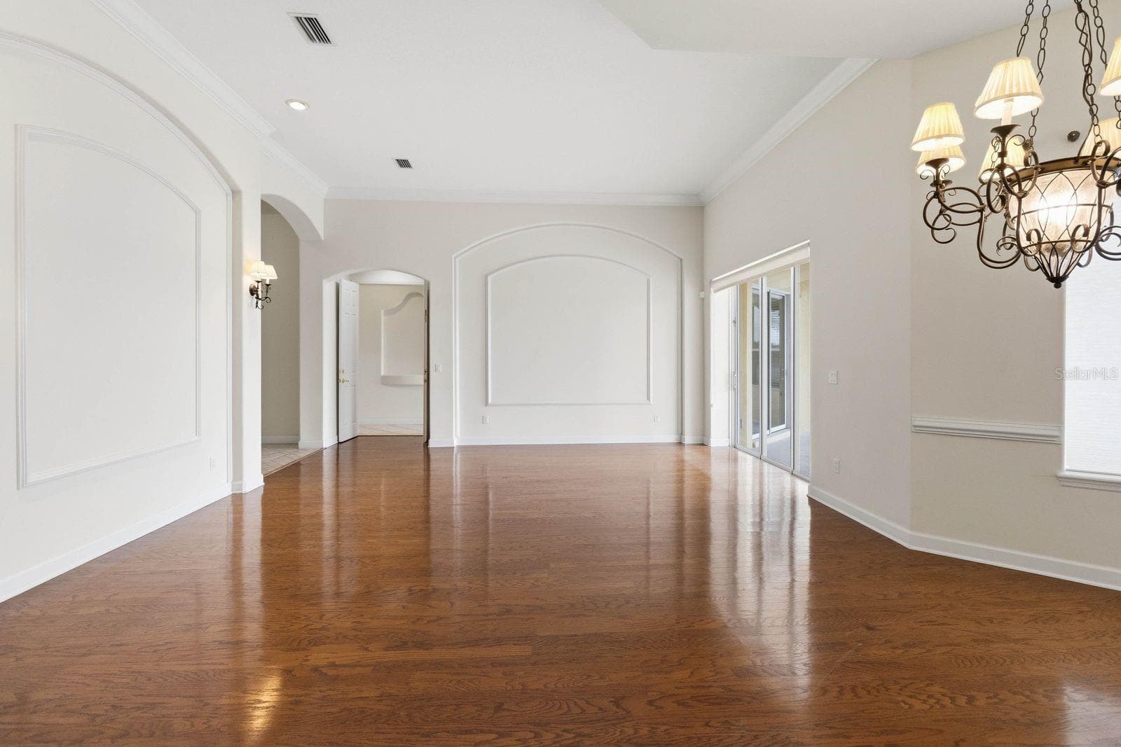 8310 TIVOLI DRIVE — photo 13 of 82