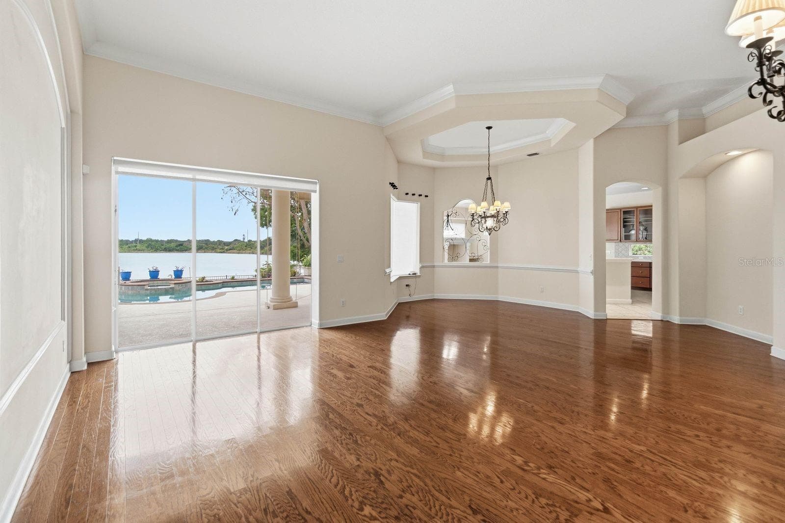 8310 TIVOLI DRIVE — photo 9 of 82