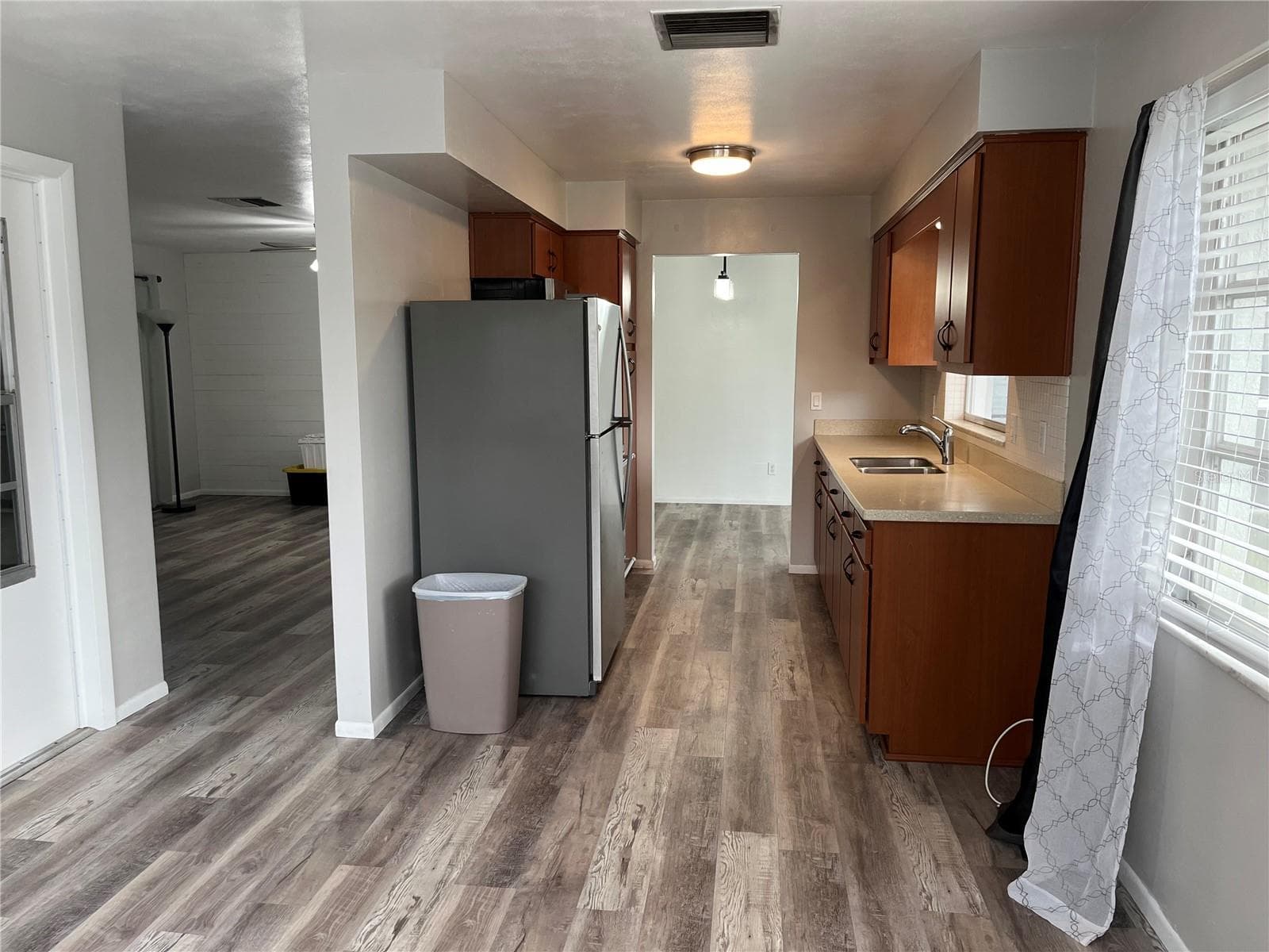 528 LAKE DRIVE — photo 5 of 17