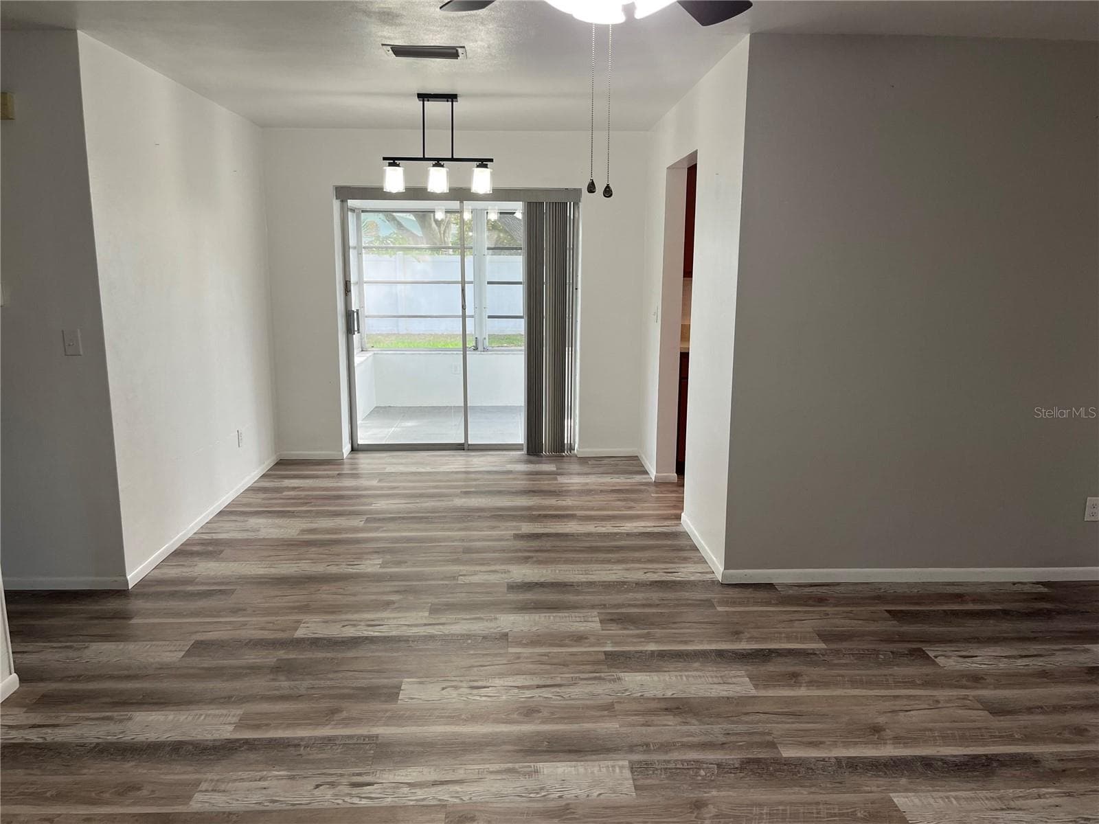 528 LAKE DRIVE — photo 3 of 17