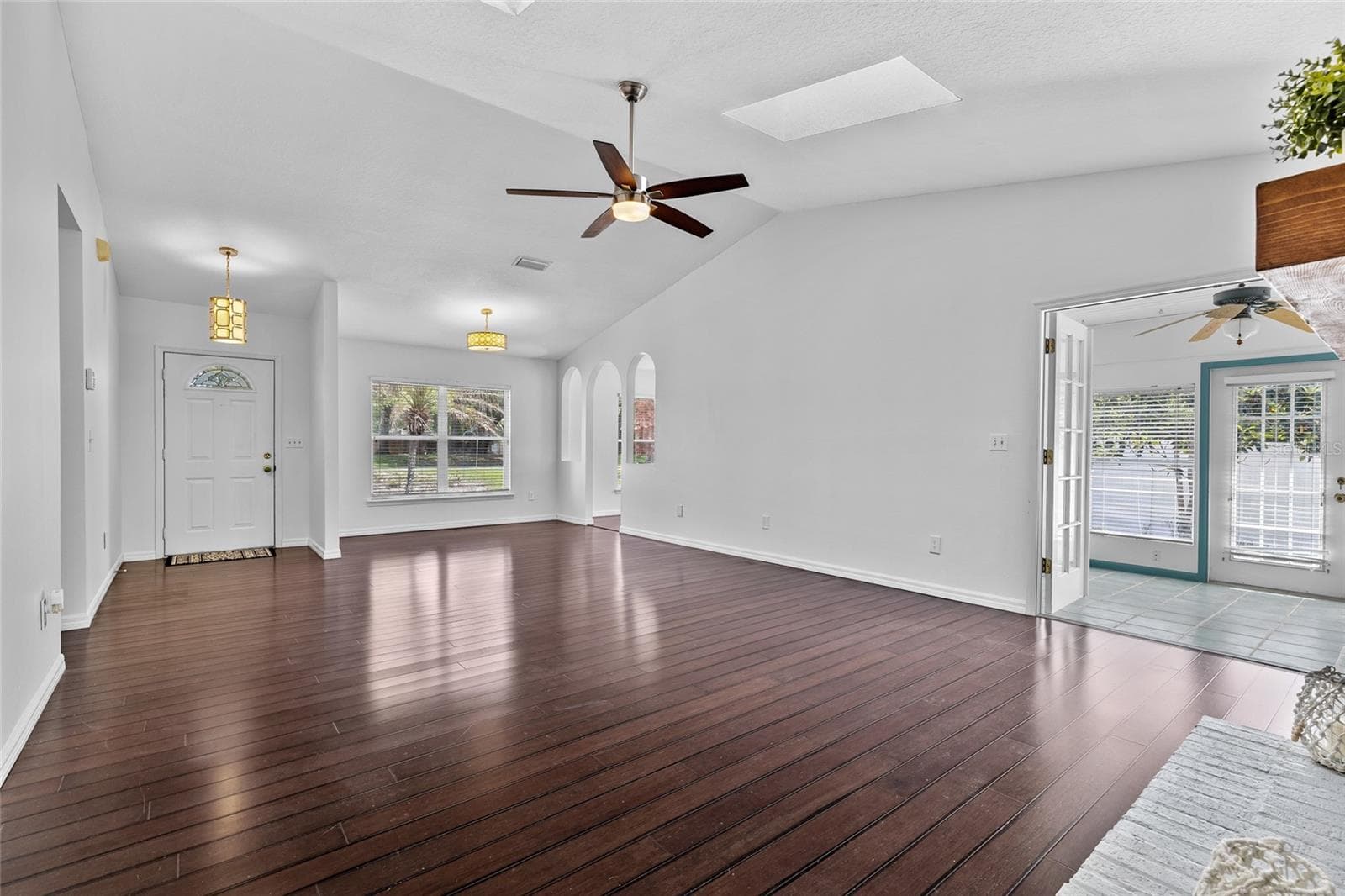 155 LAKE MARY AVENUE — photo 10 of 52