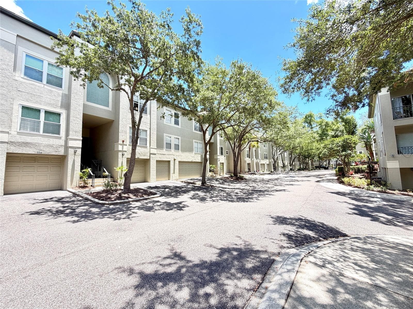 724 CORAL REEF DRIVE — photo 5 of 52
