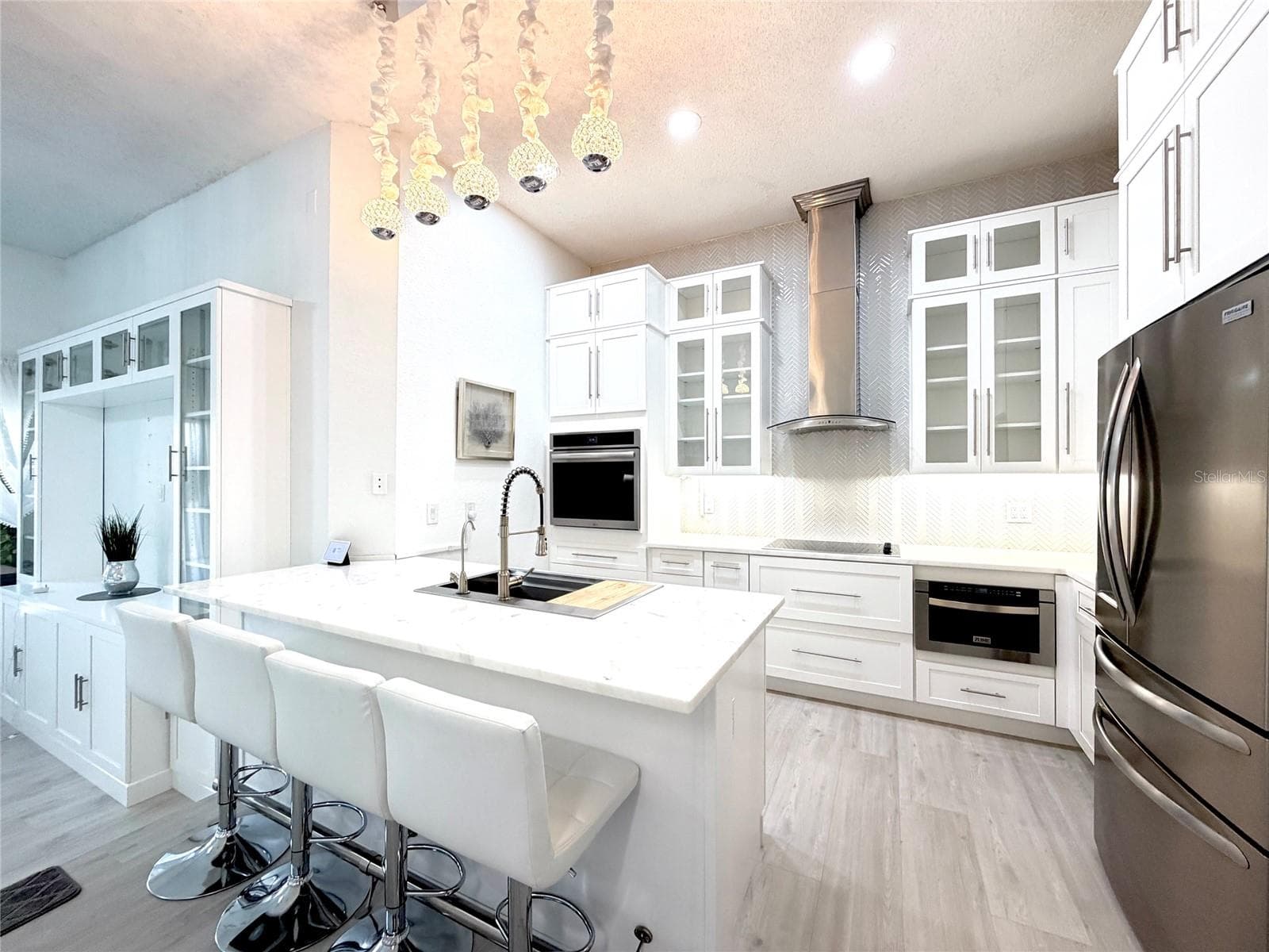 724 CORAL REEF DRIVE — photo 15 of 52