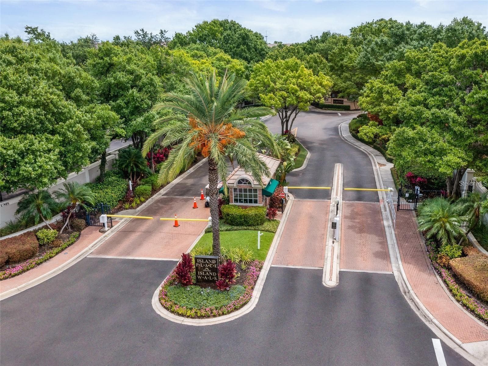 724 CORAL REEF DRIVE — photo 35 of 52