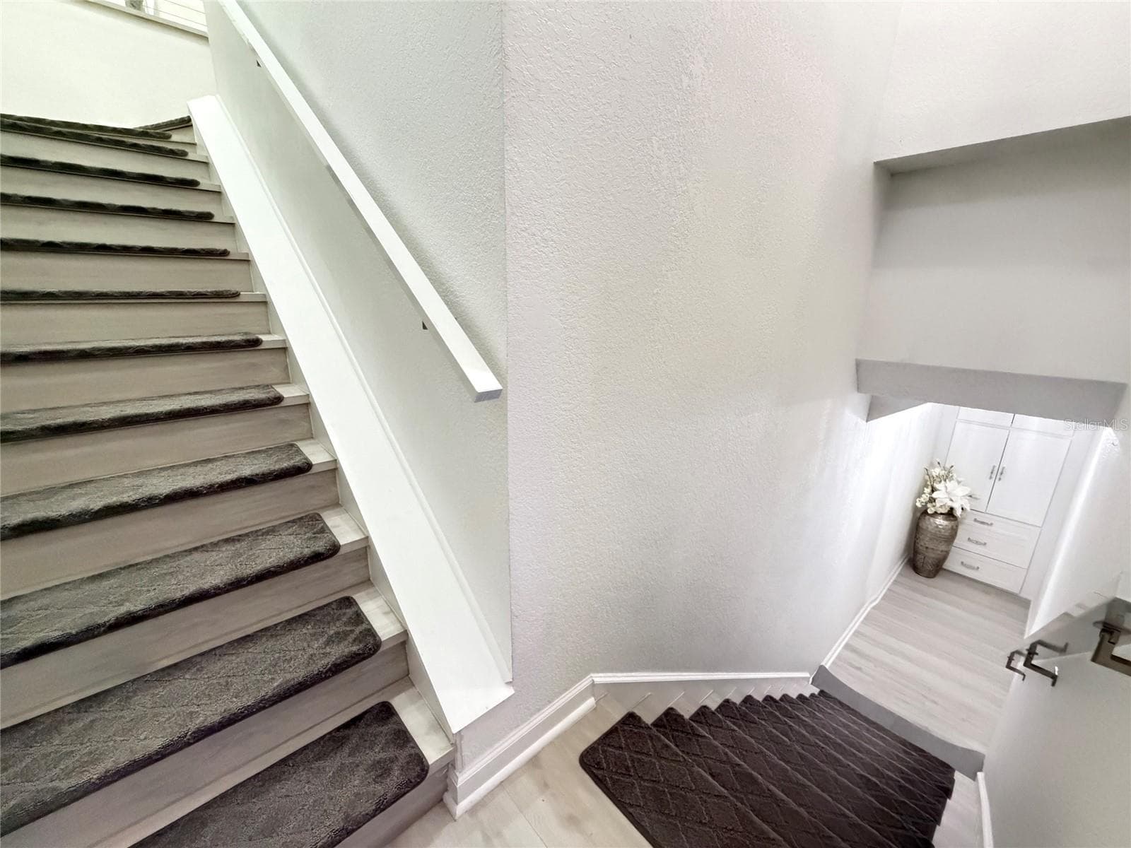 724 CORAL REEF DRIVE — photo 30 of 52