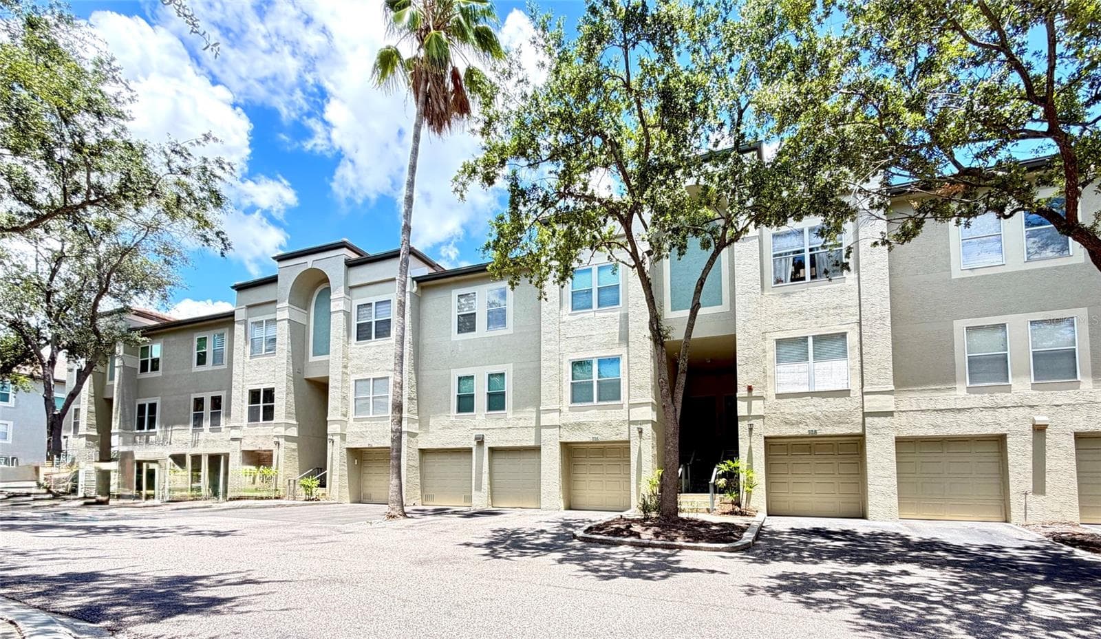 724 CORAL REEF DRIVE — photo 2 of 52